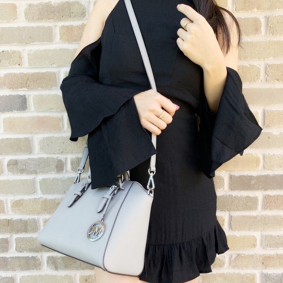 👜💕-Michael Kors Gray Messenger Bag - Picture 3 of 3